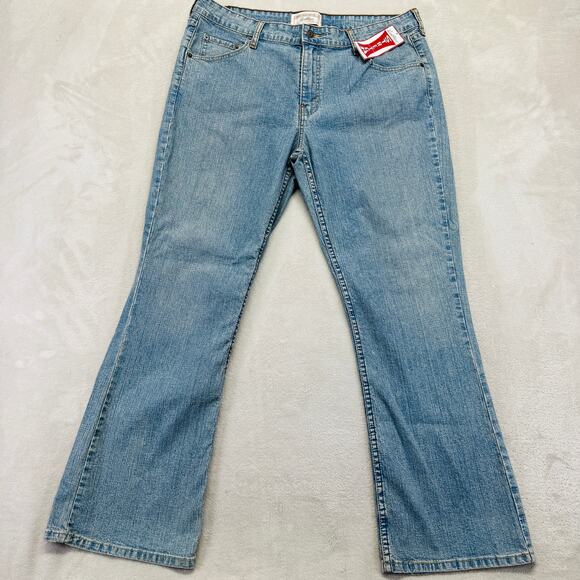 Levi Strauss Jeans Women 16‎ Short Med Wash Blue Denim Bootcut Stretch Low Rise - Picture 1 of 13